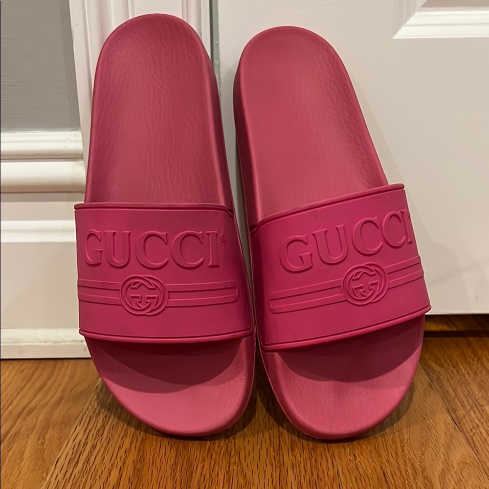 Gucci Fuchsia Slides